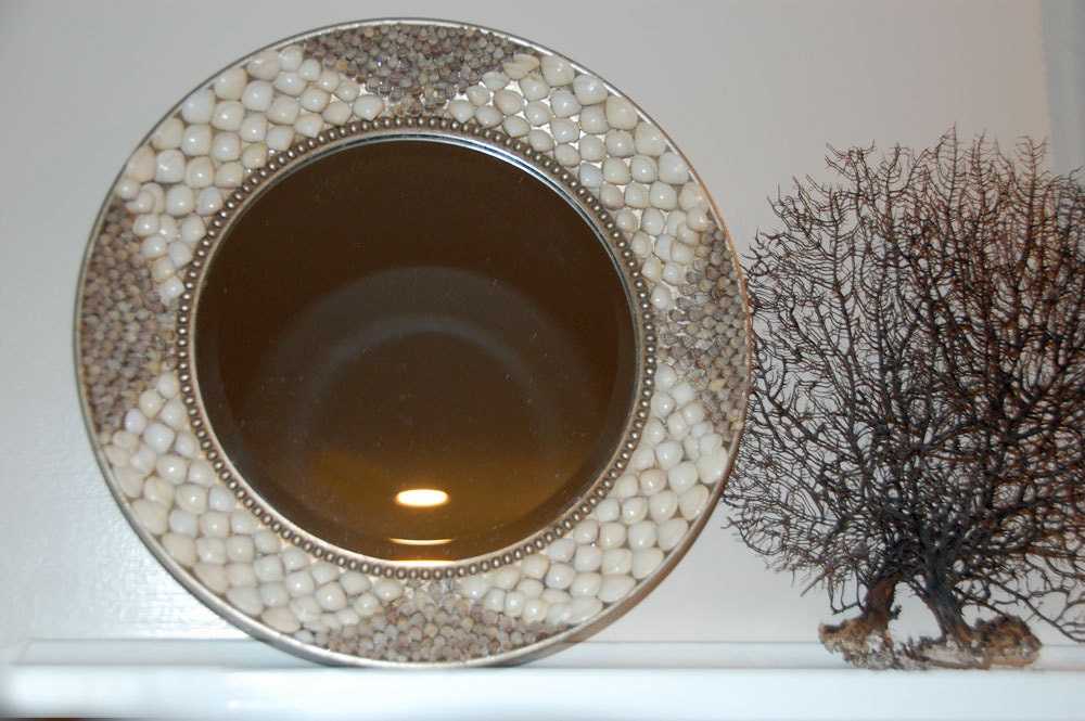 Round Beveled Mirror with Shells