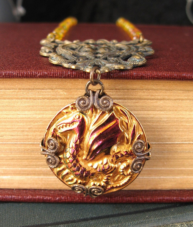 Smaug II - Pink golden dragon necklace - Elysia