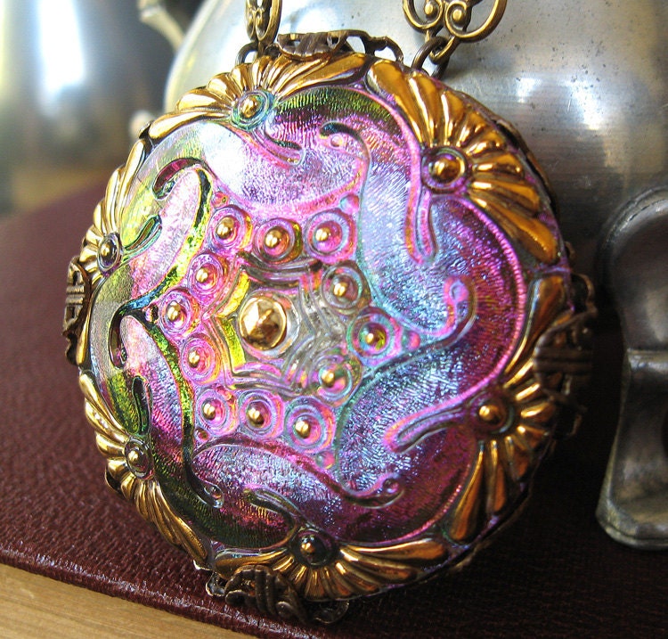 Rose Window XIX Cathedral - Green purple glass filigree necklace - Elysia