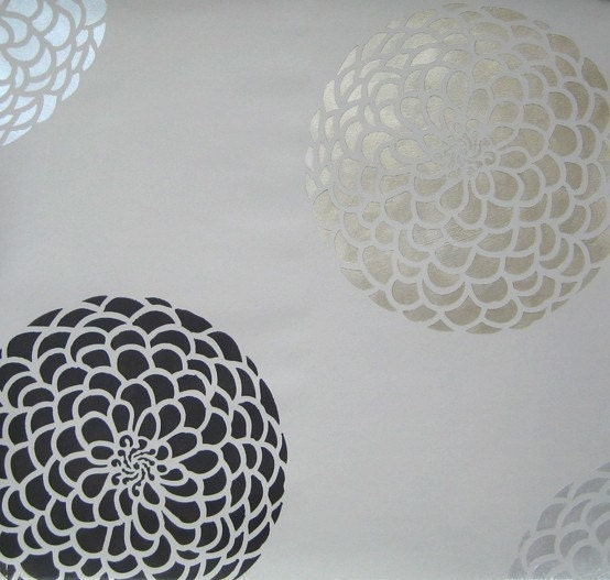 Flower Stencil Zinnia Grande SM - Stencils even better than wall decals - DIY decor