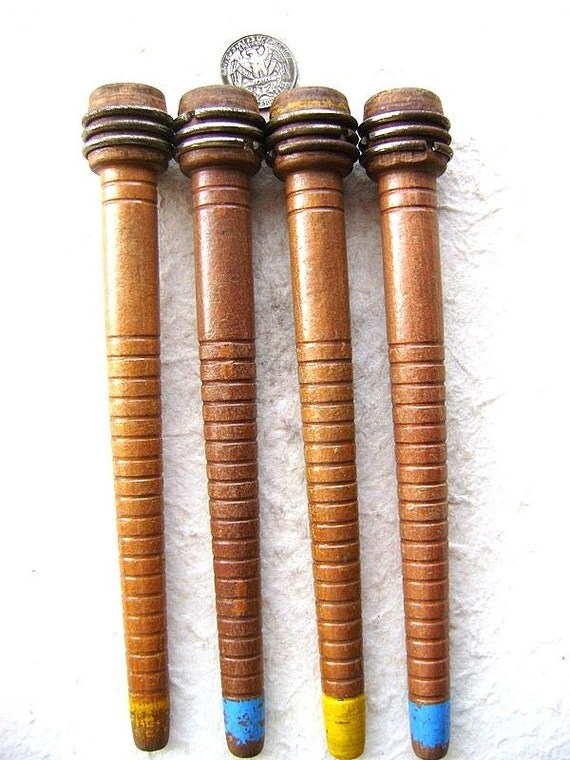 Vintage Japanese Wood Spindle  Spool Bobbin 2 Yellow 2 Blue Ends  (F38)