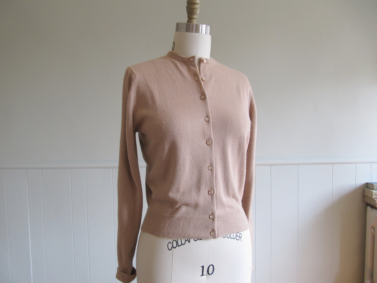 1960s vintage fawn pin up cardigan