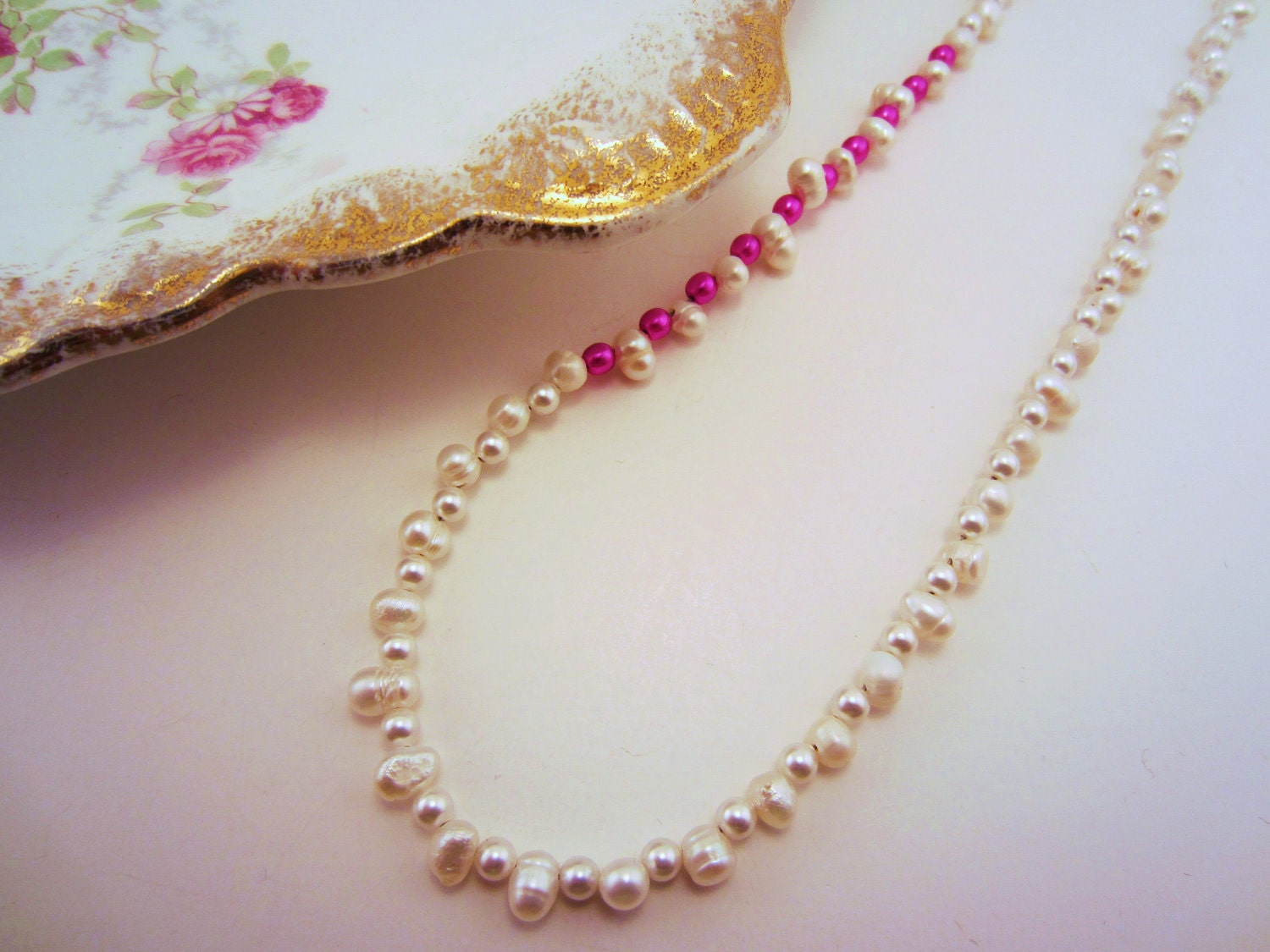 White pearl necklace. Genuine pearls, glass pearls, hot pink glass pearls. Perfect bridesmaid necklace.