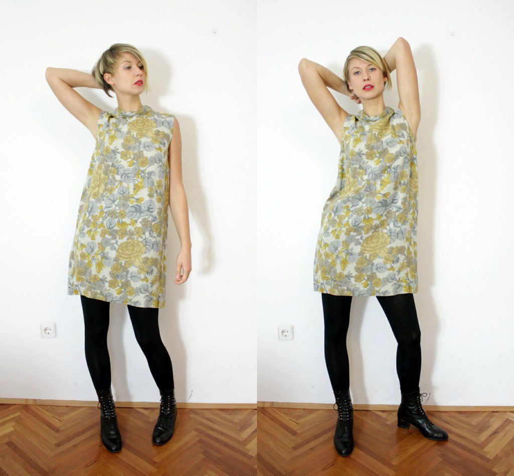 Vintage dress / 60s gray and yellow floral Twiggy / size M