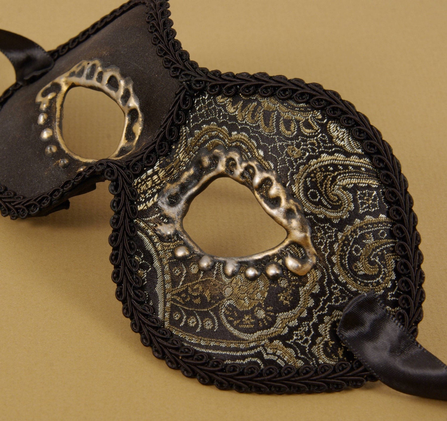 Donna Ricca (Rich Woman) Mask for Masquerade/Costume/Halloween/Mardi Gras/Prom