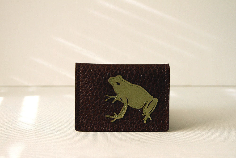 vegan frog wallet / card case - "mr. toad's wild wallet" : green on chocolate brown