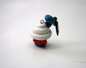 Donald Duck Cupcake Pendant
