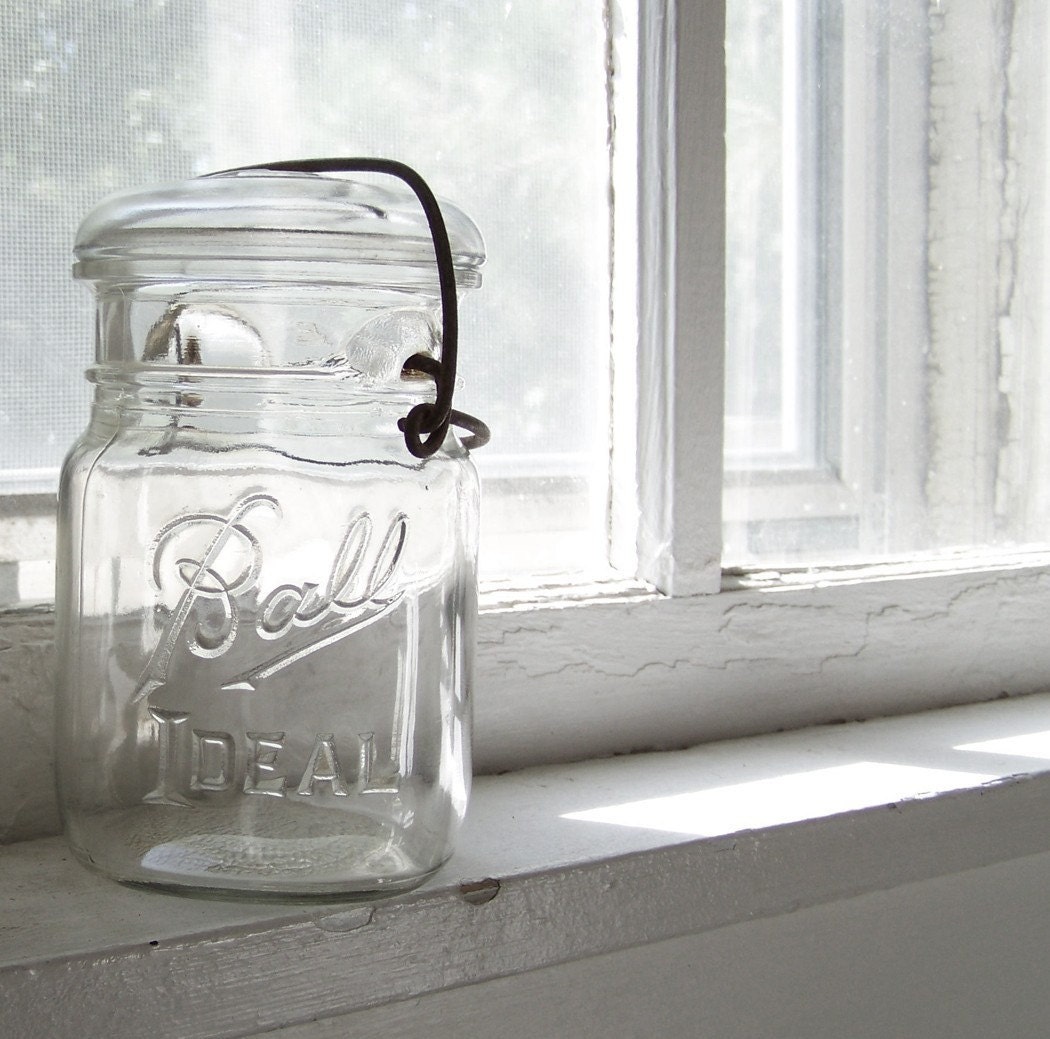 Farmhouse Secure, a clear Ball pint lightning jar with glass lid and wire clamp