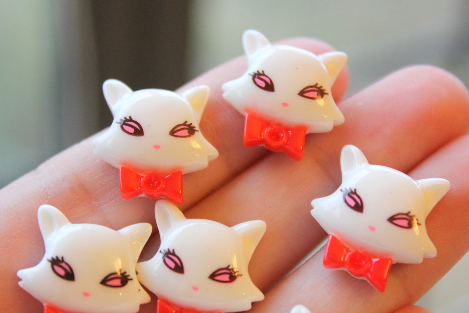 Decoden White Persian Sassy Kitty Resin Cabochons 6 pcs 18mm
