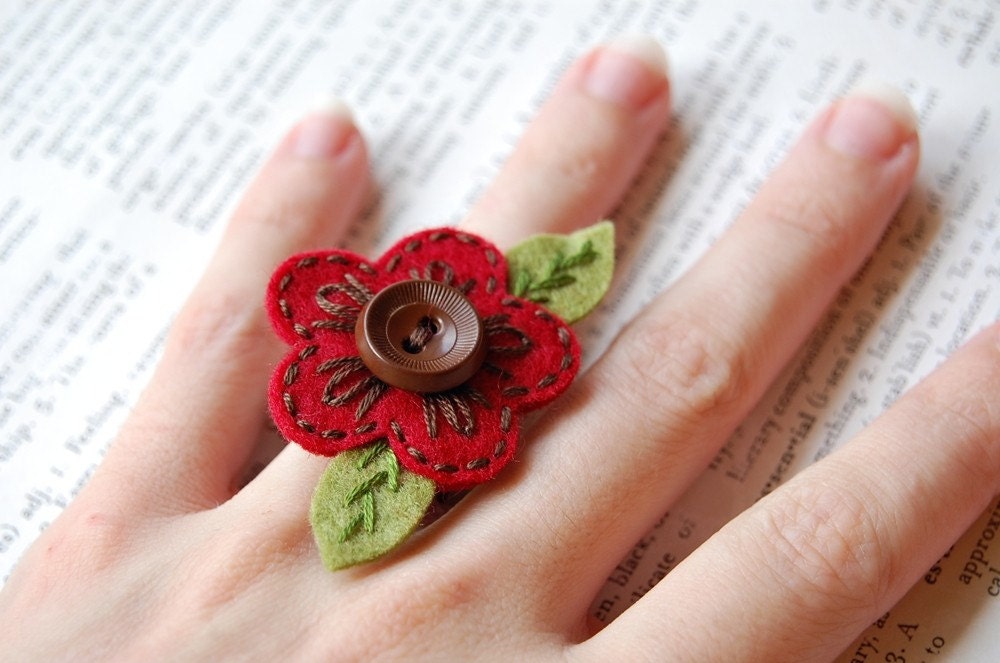 Autumn Flower Fiber Ring in Cranberry
