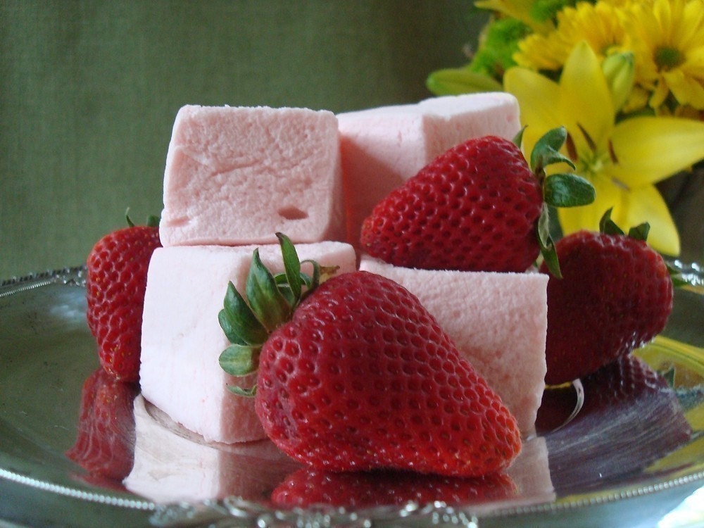 6 Gourmet Strawberry Marshmallows