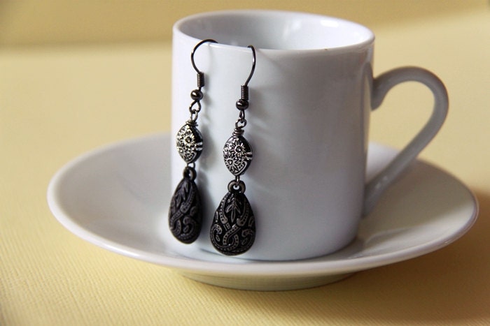 Black Patterned Earrings - Light Weight Black and Silver Resin Beads on Gunmetal Ear Wires . Filigree . Victorian . Floral . Night . Drops