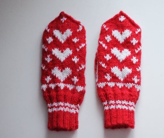 Hearts - red and white woollen mittens