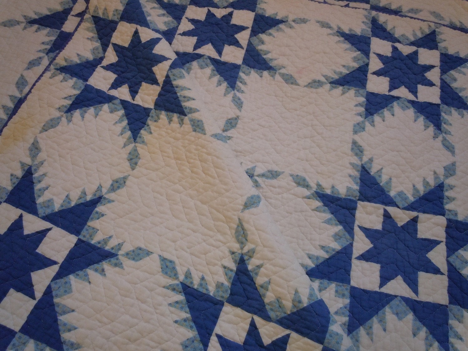 Wonderful Vintage Olde Kentucky Quilt In Blue and White