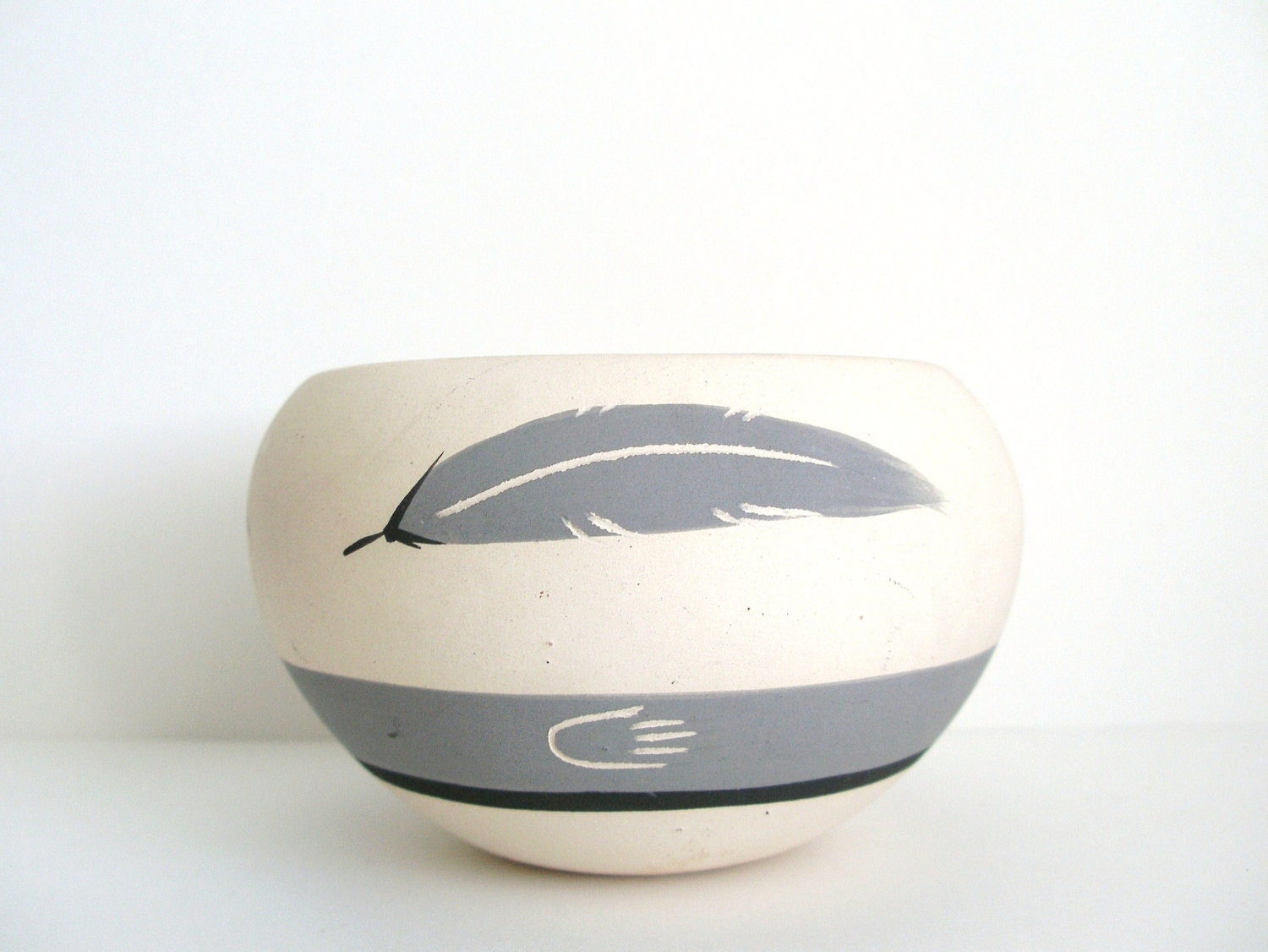 Grey Three Feather Ceramic Bowl Vase Native American Southwest Style - VintageZen