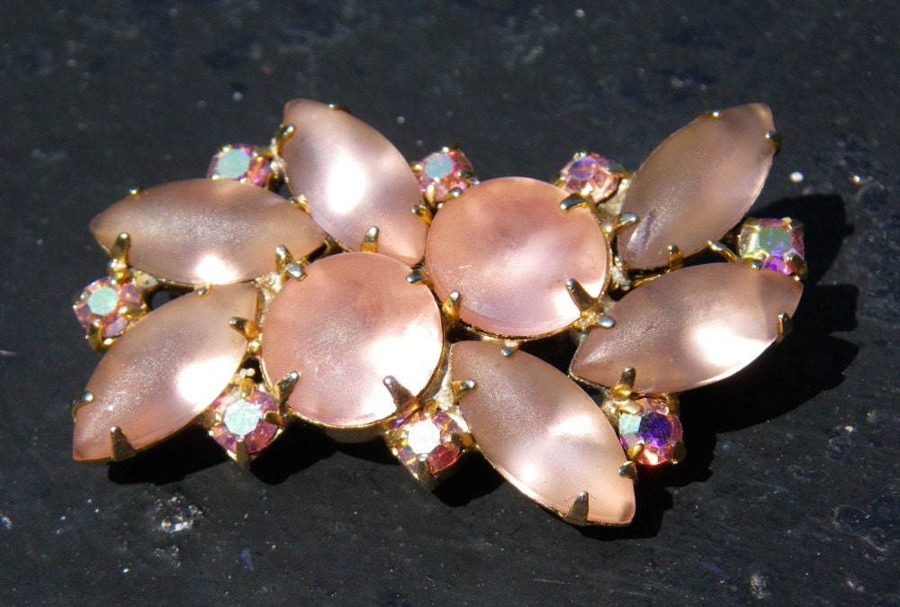 Chunky pink rhinestone pin - 1950s - vintage