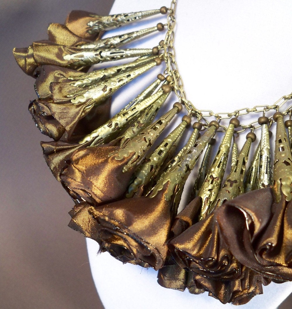 Venezia Fabric Flower Necklace