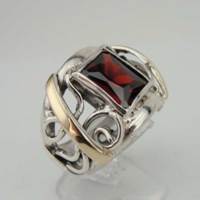 Stunning Hand Made 9K Yellow Gold and Sterling Silver filigree ring size 8 (s r1722