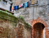 Italian laundry photo - Venice clothes drying street architecture - Venetian Arch - ven0021
