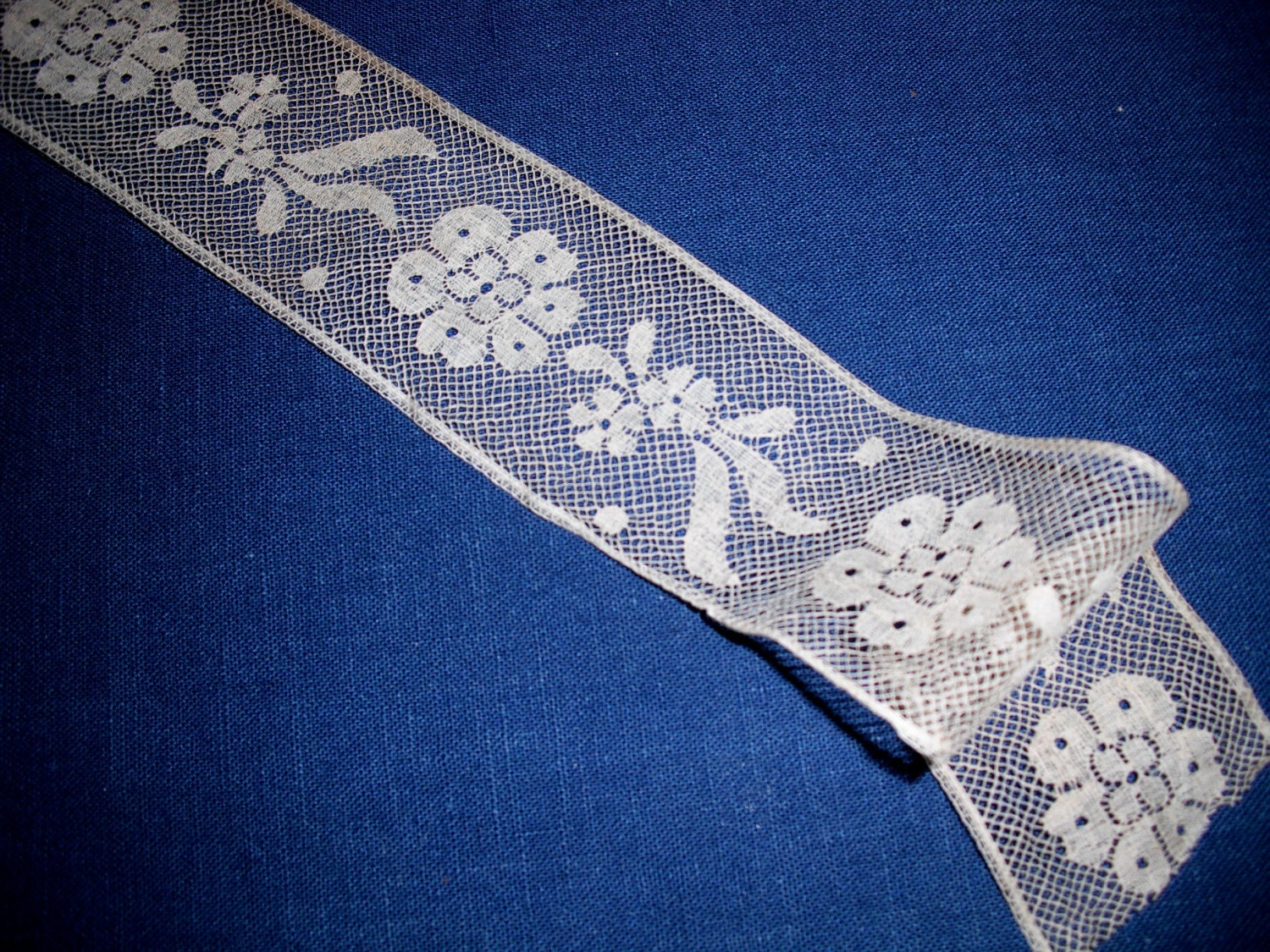 DELICATE FRENCH LACE -Vintage Ecru Lace - 4 1/2 yard x 1 5/8 inches Made in France Prior to 1940