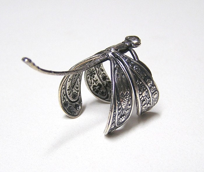 Victorian Dragonfly Ring, ADORABLE wings wraps around finger, silver