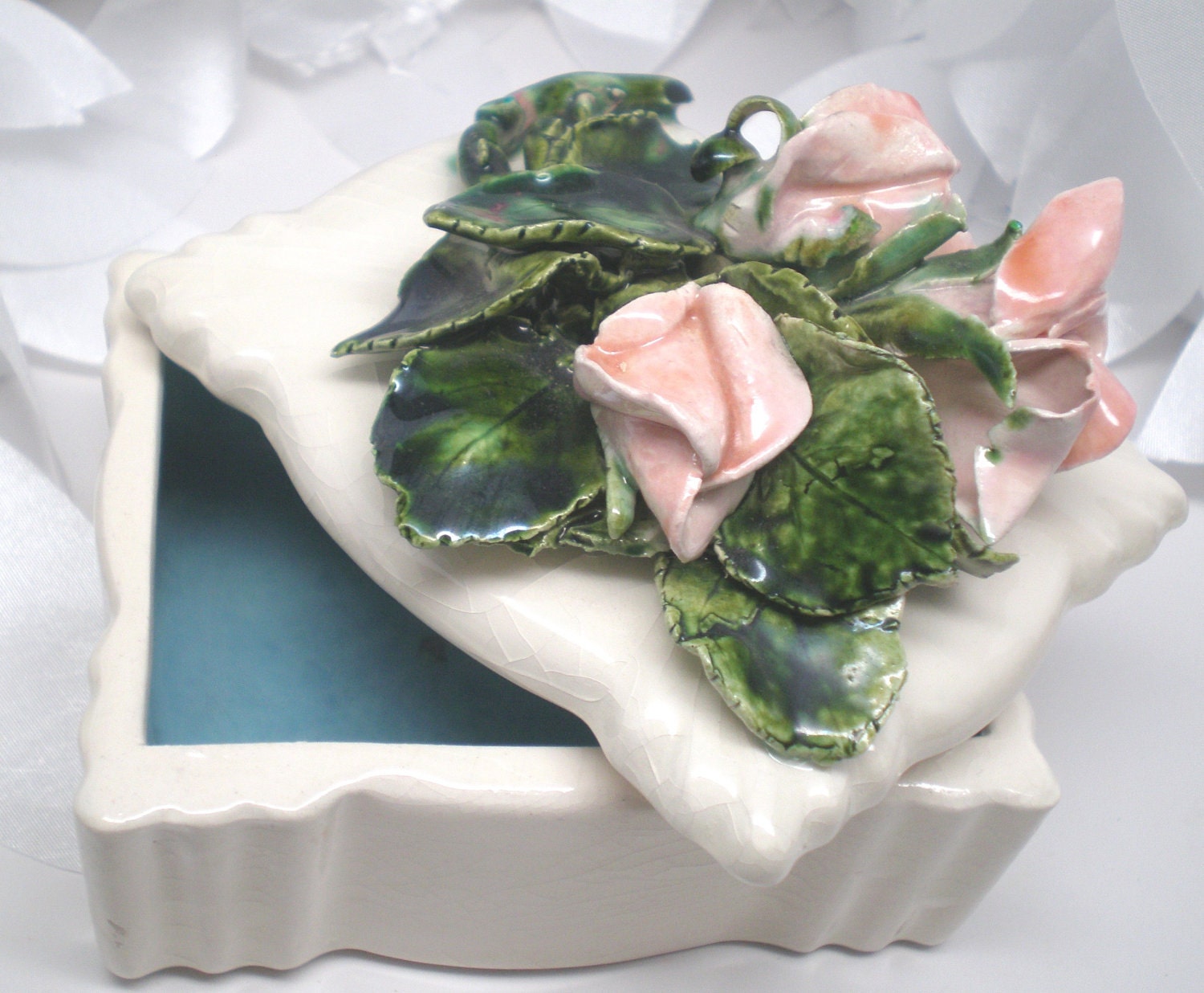 Vintage Antique 50s Ceramic Vanity Jewelry Trinket Box Pink Bouquet Of Roses Retro Shabby Chic Home Decor Housewares