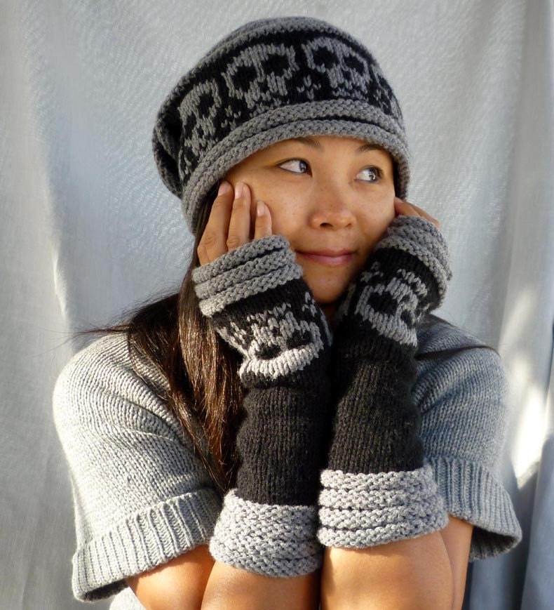 Knitted Skull Armwarmers-Fingerless mittens-Fingerless Gloves