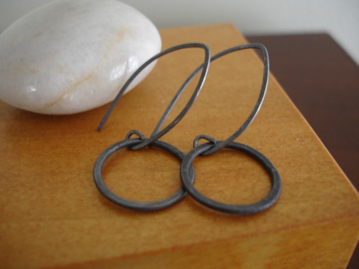 Modern Oxidized Silver Circle Earrings - Jmszito