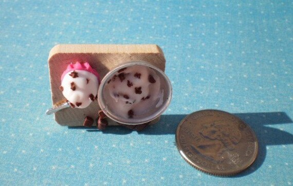 Chocolate Chip Cupcake Preparation Board Miniature Scale 1/12