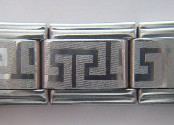 Casa D' Oro - A Trio of Labyrinth Patterned Charms - Italian Charm Bracelet - 9mm Link