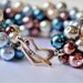 Gorgeous pearl dangle bracelet in blues and wines