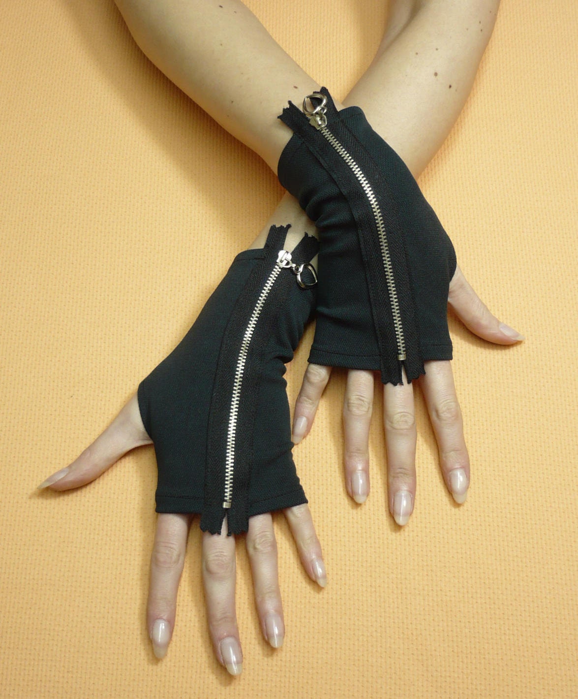 Black Gloves with Metal Zipper, Gothic and Cyber Style Armwarmers, Fingerless Unisex, Bondage and Punk Style Sleeve