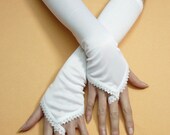 White Wedding Gloves with Finger Loop, Armwarmers with Lace Trim, Regency and Edwardian Style, Fingerless, Romantic and Elegant, Bridal