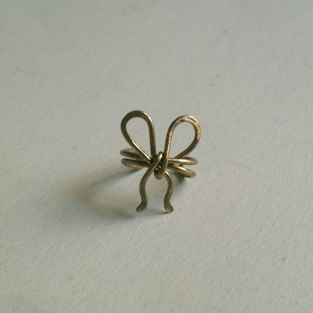 Golden Bow Ear Cuff