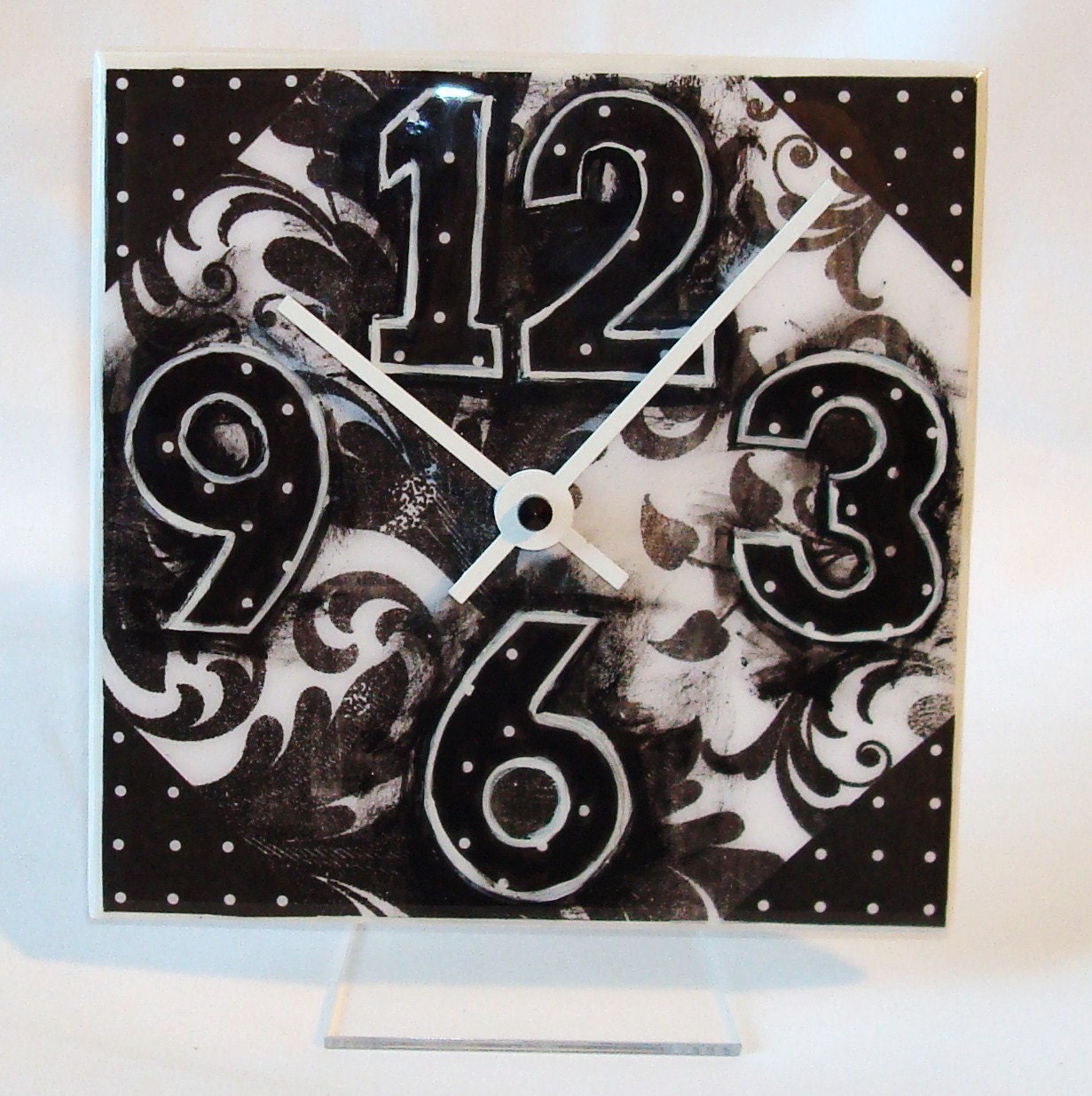 Black and White Shabby Chic Ceramic Tile Desk Clock No. 574 (6 inches)