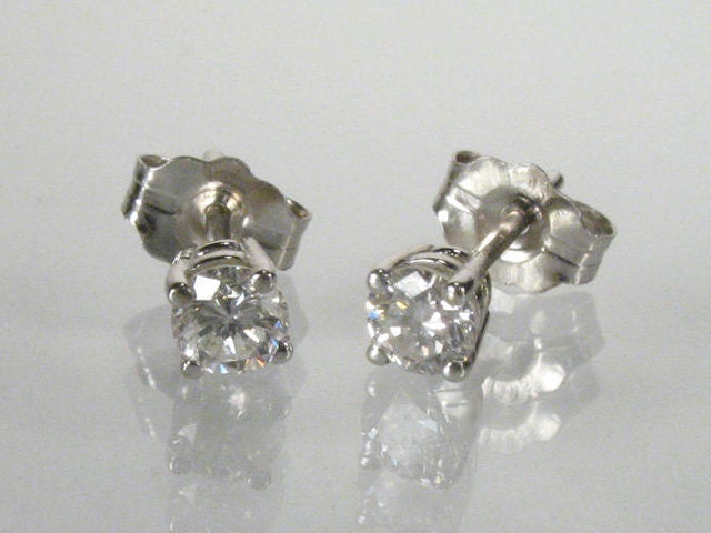 Diamond Ear Studs - 0.30 Carats Total Weight 3.2-3.3 mm