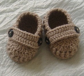Crochet baby shoes for newborn, 0-3M or 3-6M/choose your size and color