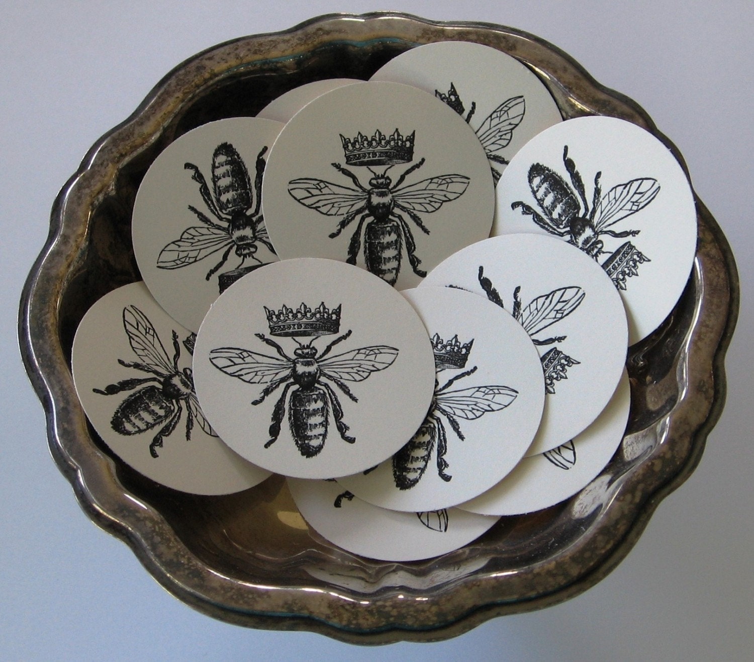 Queen Bee Tags Round Gift Tags Set of 10