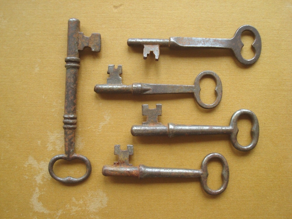 Vintage skeleton keys, set H