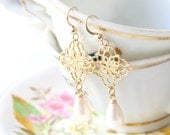 Bridesmaid gift- bridesmaid earrings - bridal earrings with pearls Vintage inspired wedding