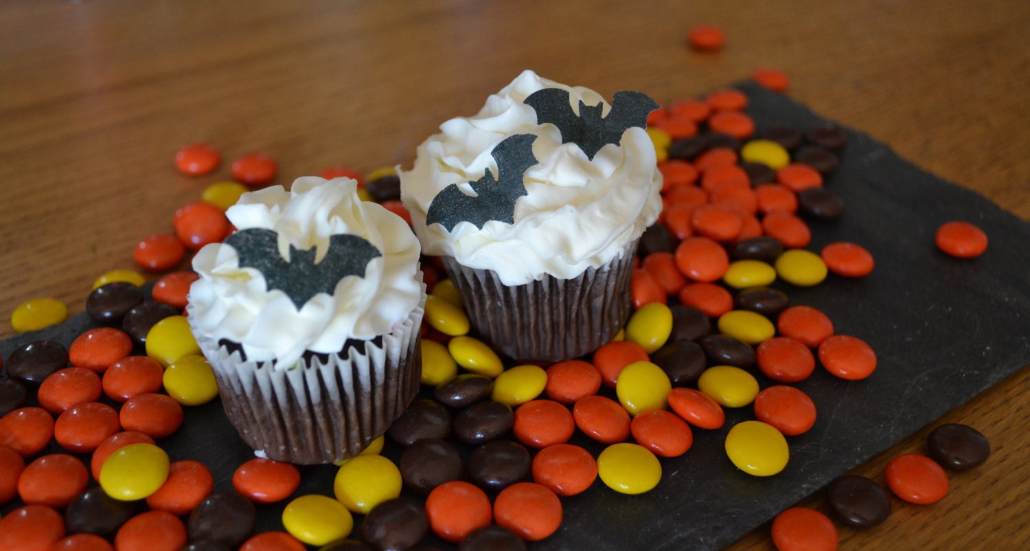Edible Halloween Bats - 2 dozen - Cake & Cupcake toppers - Food Accessories