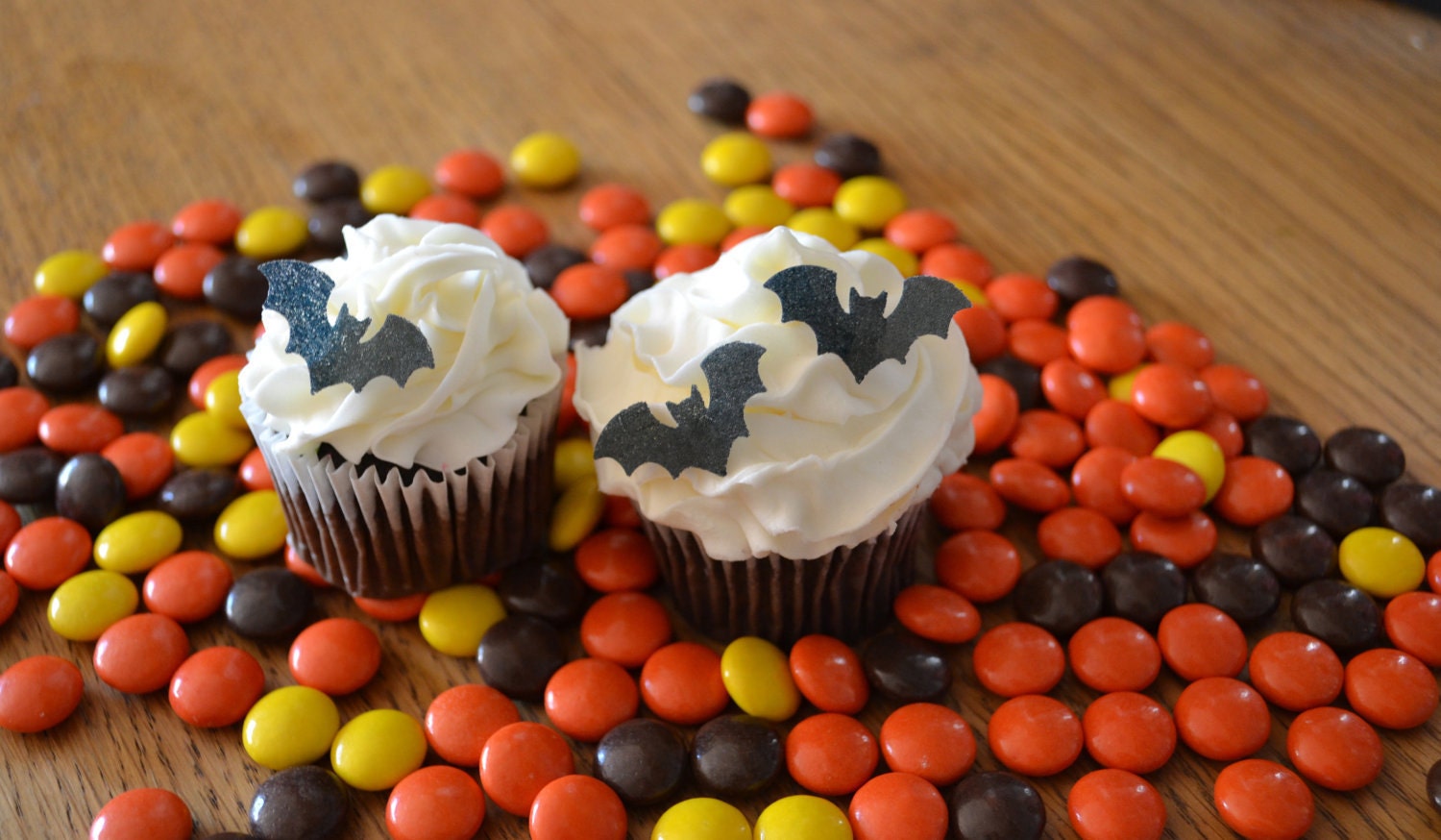 Edible Halloween Bats - 2 dozen - Cake & Cupcake toppers - Food Accessories