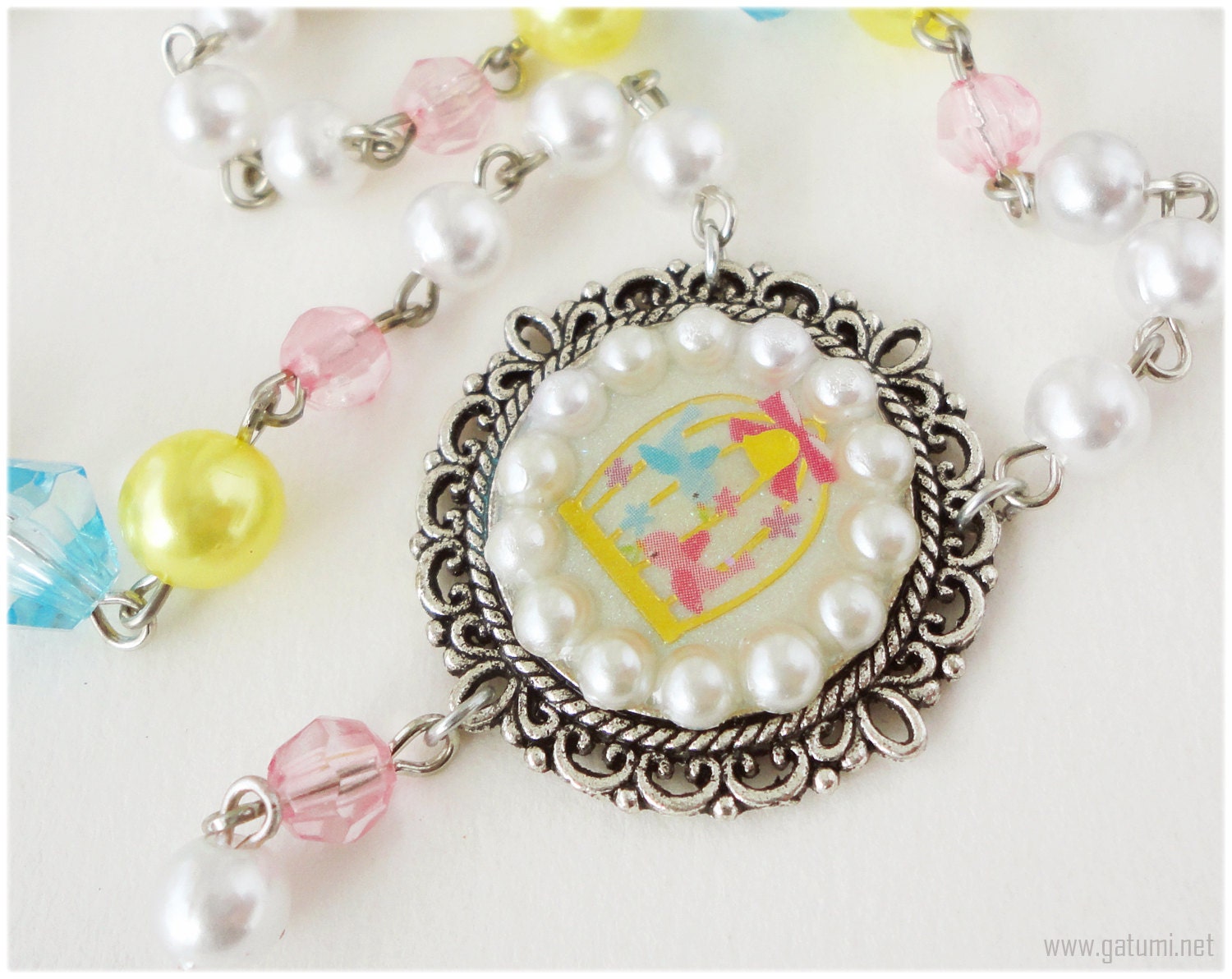 Kawaii Bird Cage Cameo Beaded  Pearl Choker in Silver