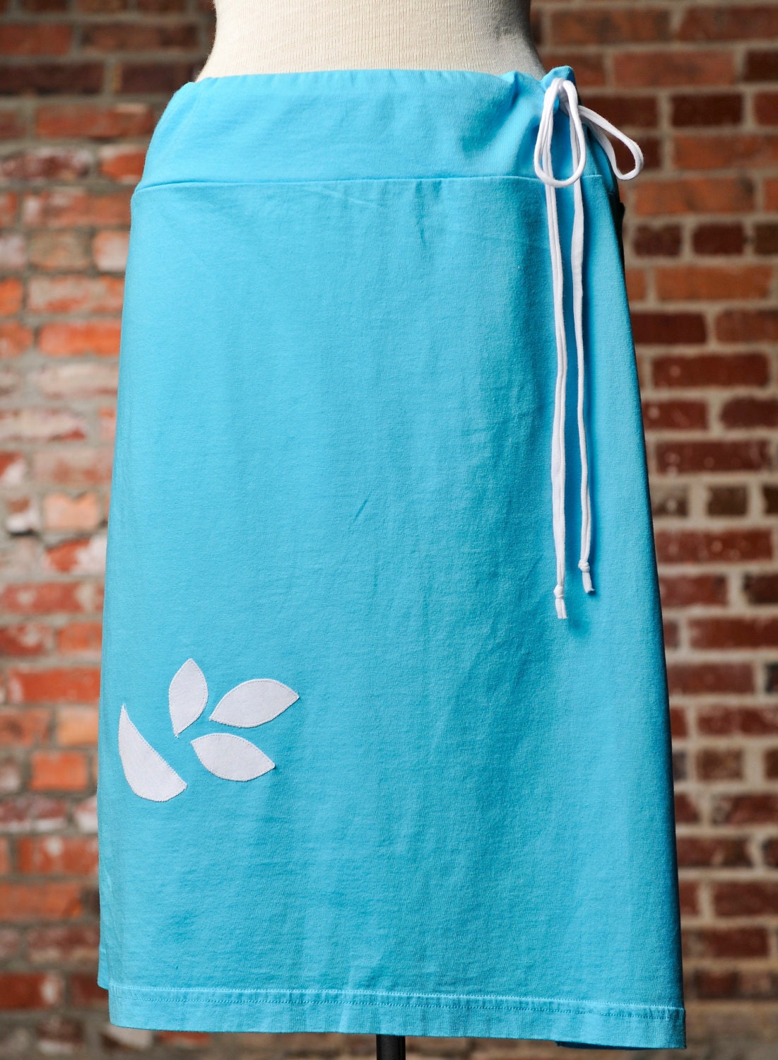 Sweet Tea A-Line Aqua Blue with White Tea Leaf & Lemon Wedge