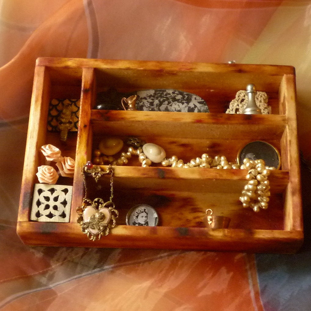 Shadow Box, Wooden Box, Wall Hanging, Vintage Shell Necklace Shadow Box by mystic2awesome