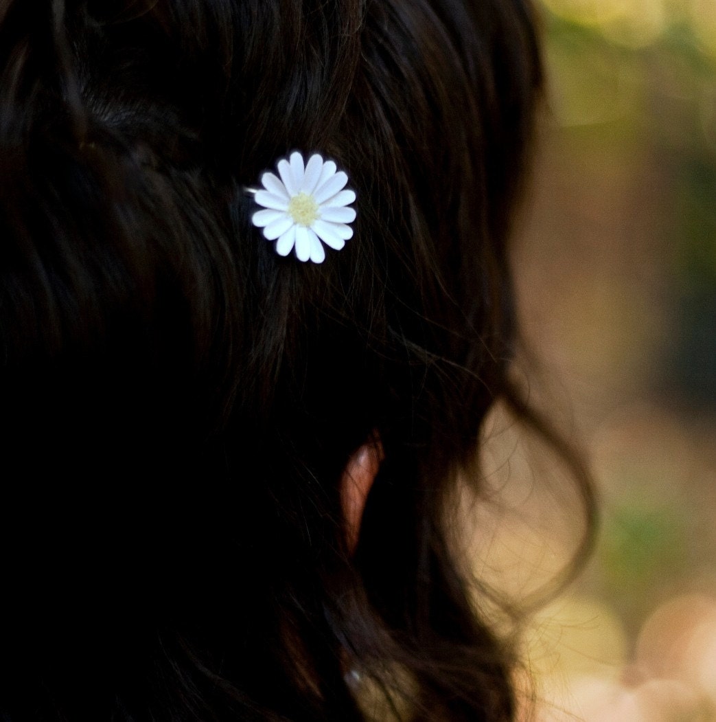 set of 3 daisy hair pins - paper flower accessories for everyday or special event