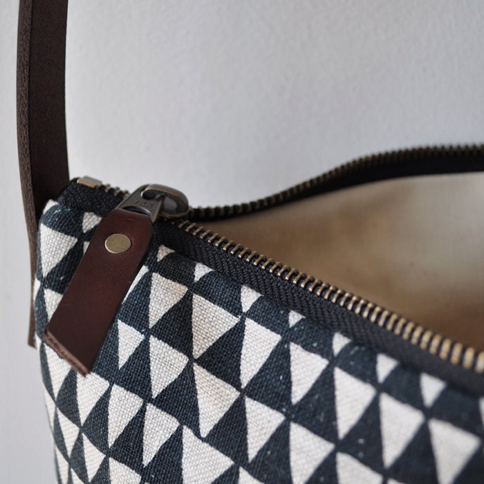 DAY BAG - triangle