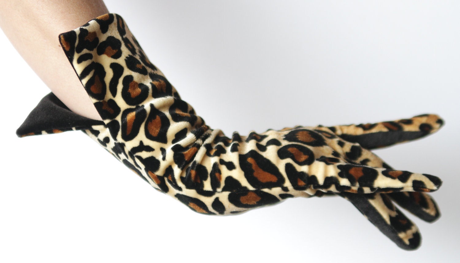 Hot Leopard Gloves