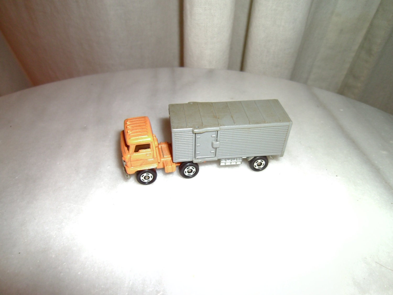 Semi Truck With Trailer Tomica