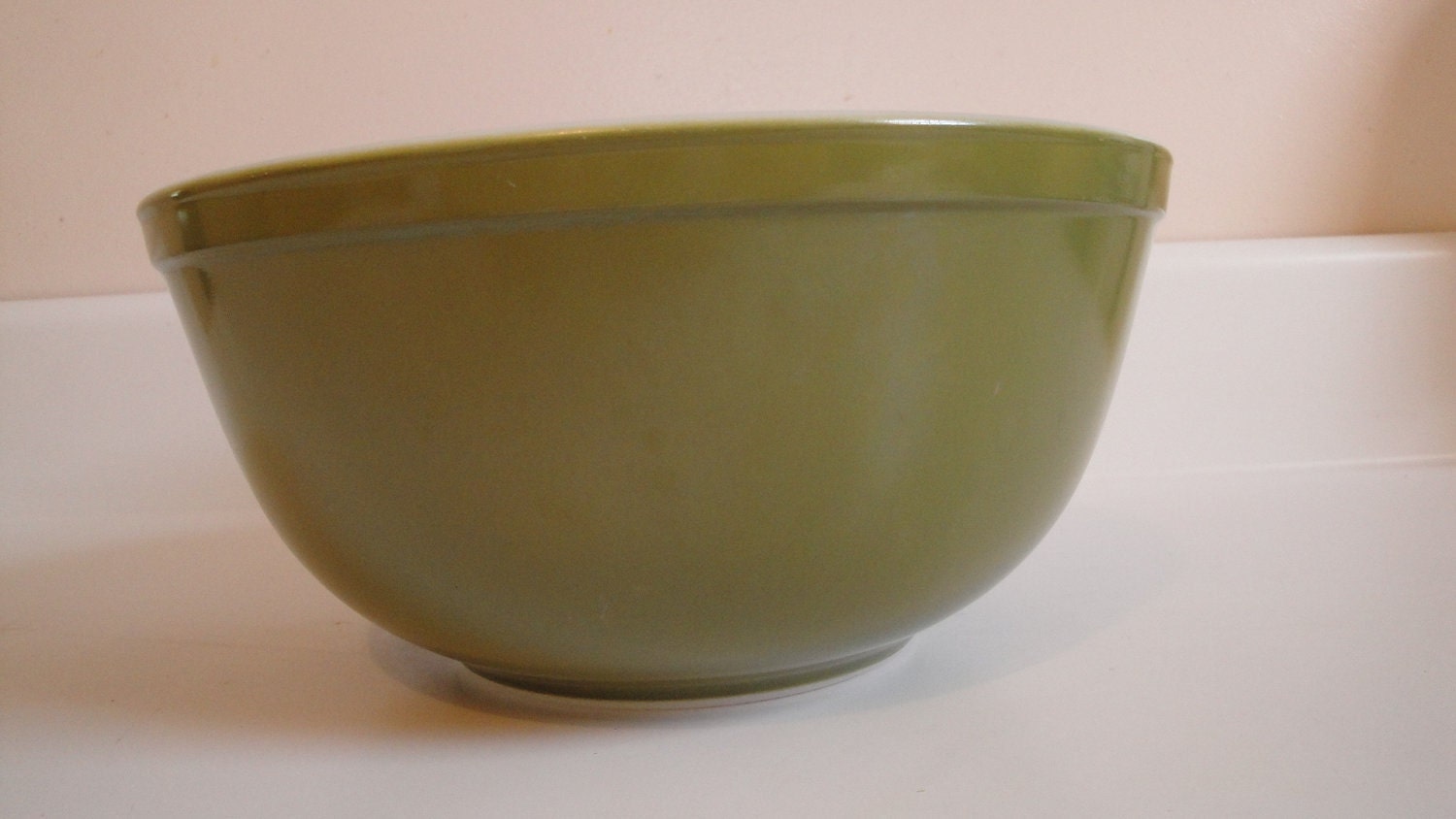 Vintage Pyrex Avocado Verde 2.5 Quart 403 Mixing Bowl
